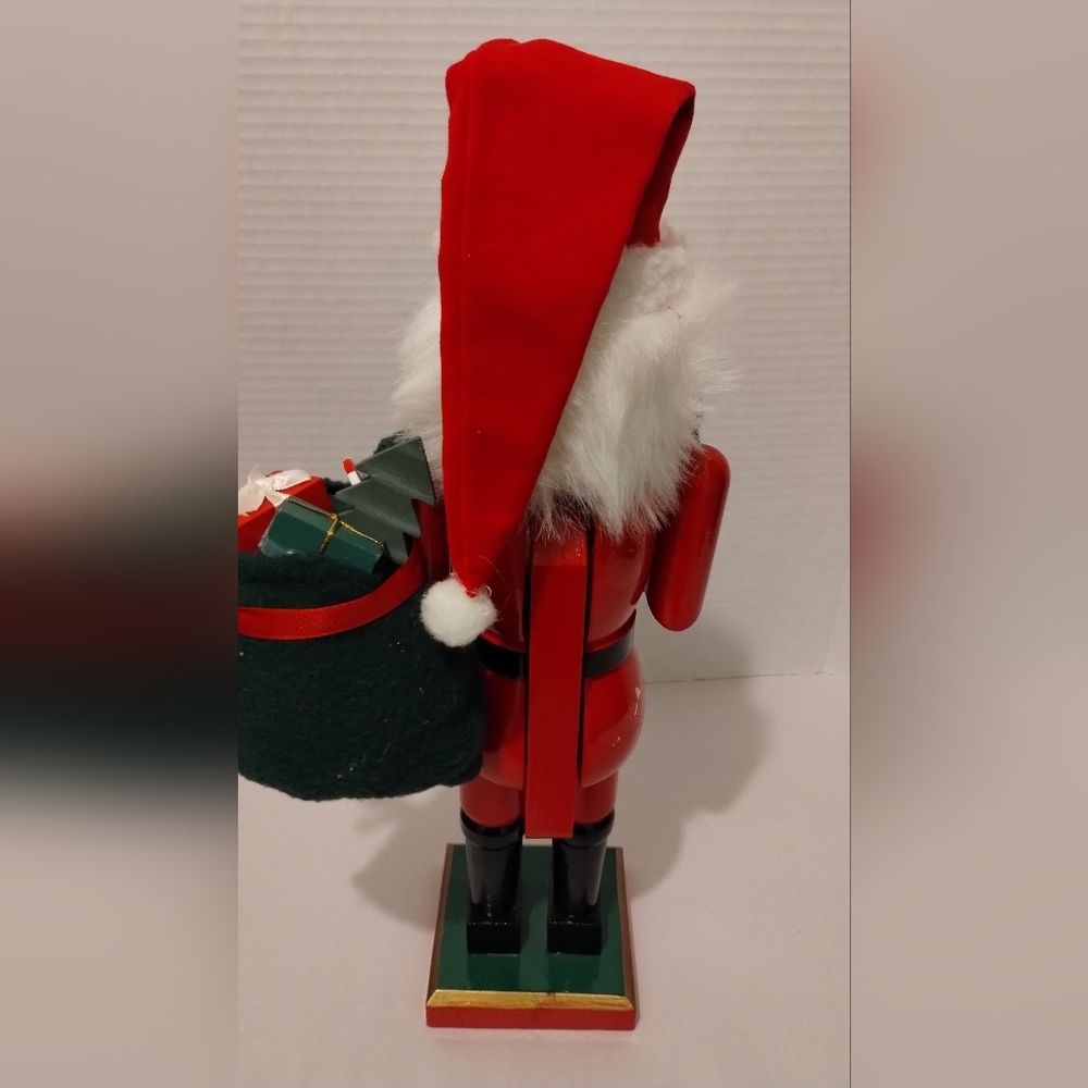Wooden Santa Nutcracker Holding Gift Sack And Tree - Picture 9 of 14